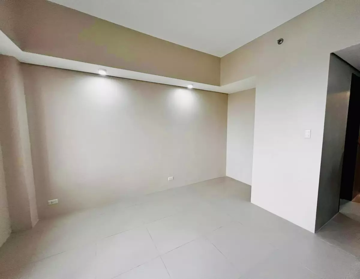 Rush Sale BIG STUDIO CONDO unit in BASELINE, JUANA OSMEÑA, CEBU CITY — Studio in Cebu City, Cebu, Philippines — Photo 6