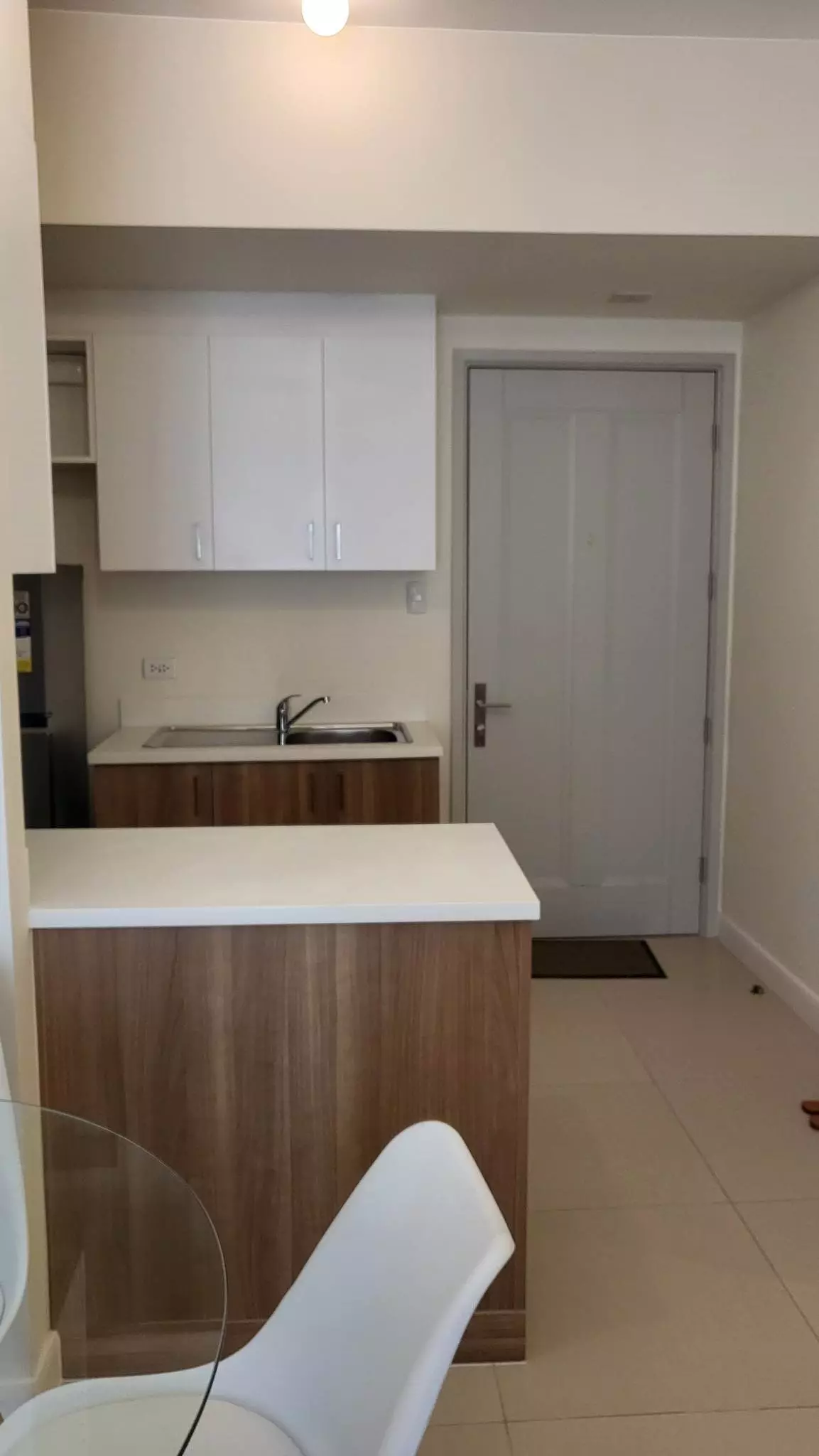 RUSH FOR SALE OR RENT FURNISHED 2 BEDROOM CONDO IN PASIG CITY — 2 Bedrooms in United Street, Pasig, Metro Manila — Photo 3