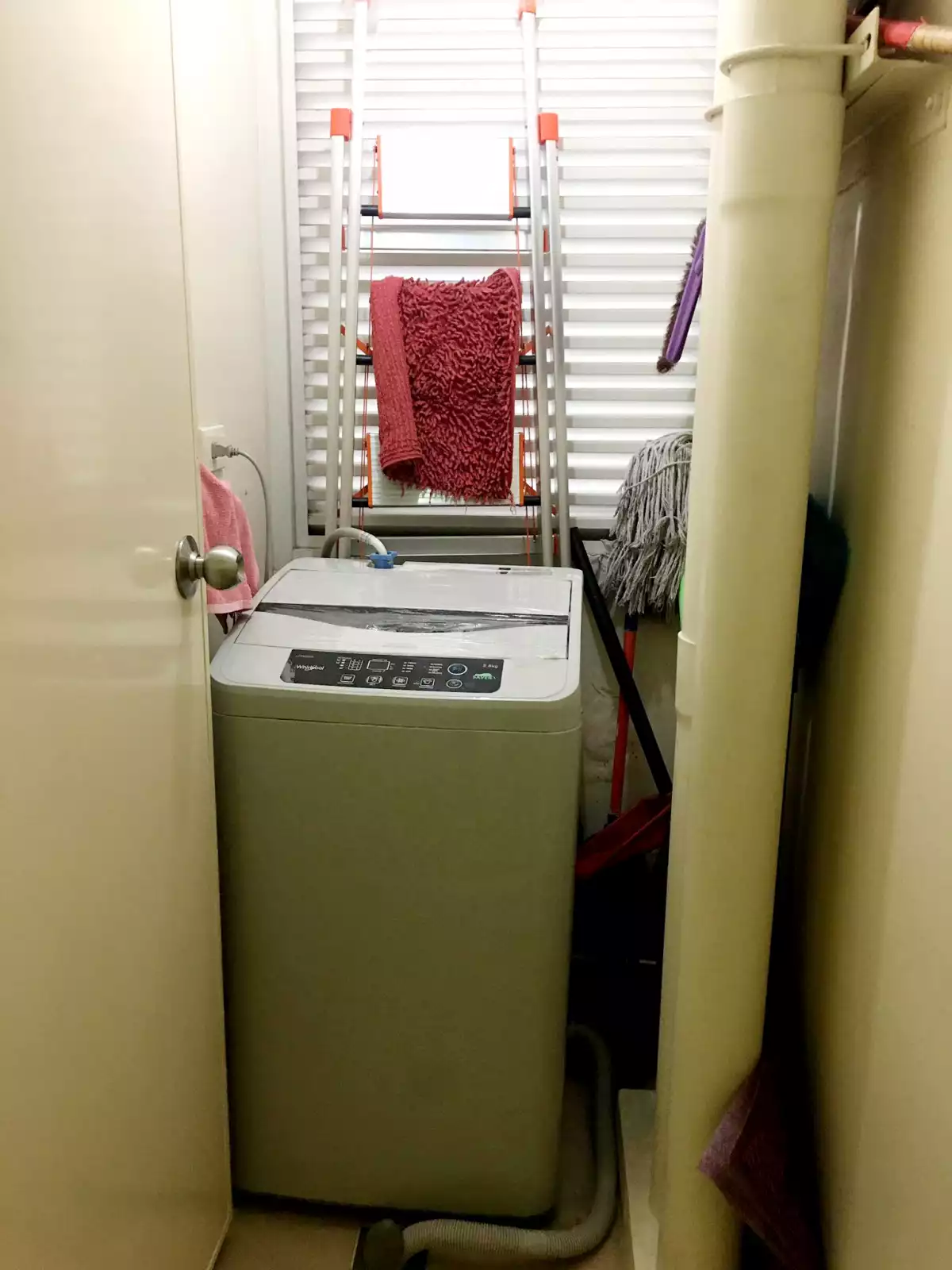 Fully Furnished 1 Bedroom For Rent! - photo 6