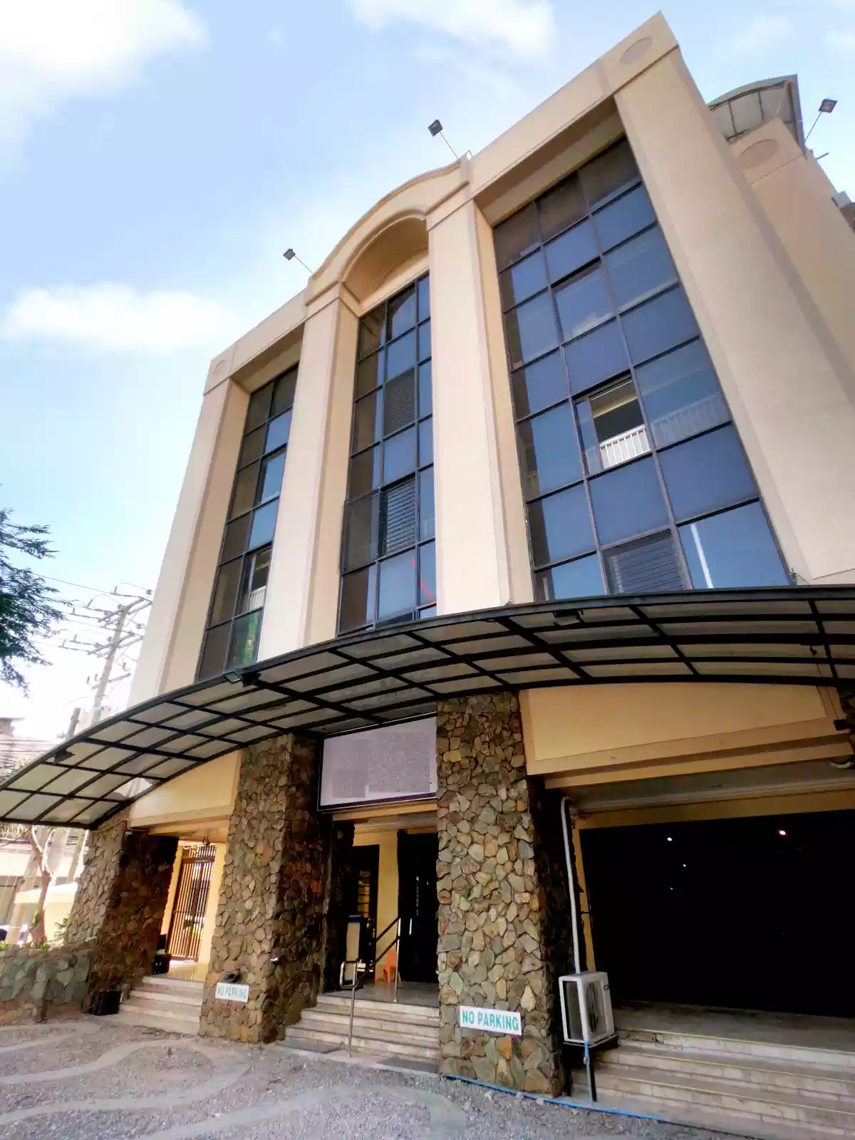 Hotel Building for Lease Gorordo Cebu City Near Ayala Center Cebu - photo 5