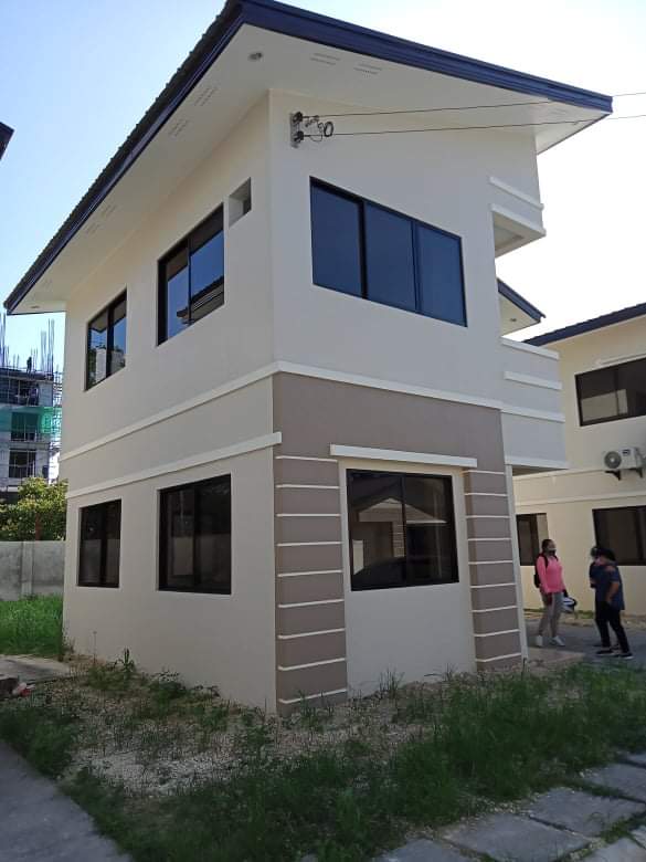 For Rent House & Lot - photo 5