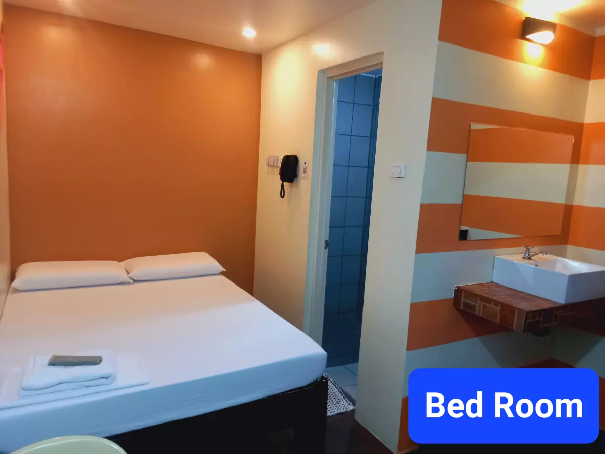 FOR LEASE GUESTHOUSE/SUITES COMPOUND with COMMERCIAL SPACE — Hotel in General Santos City, South Cotabato, Philippines — Photo 2