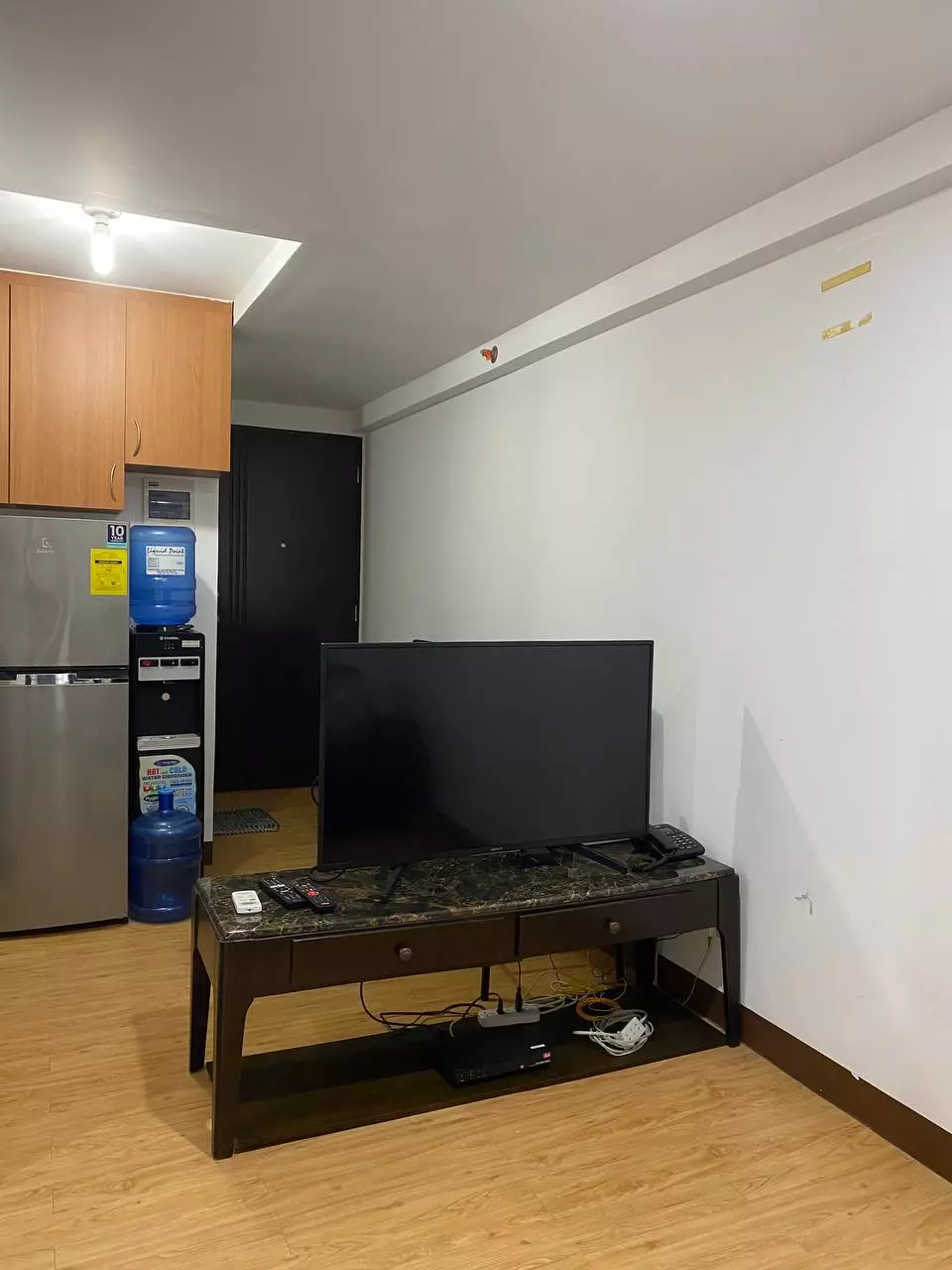 FULLY FURNISHED 1 BEDROOM UNIT — 1 Bedroom — Photo 7