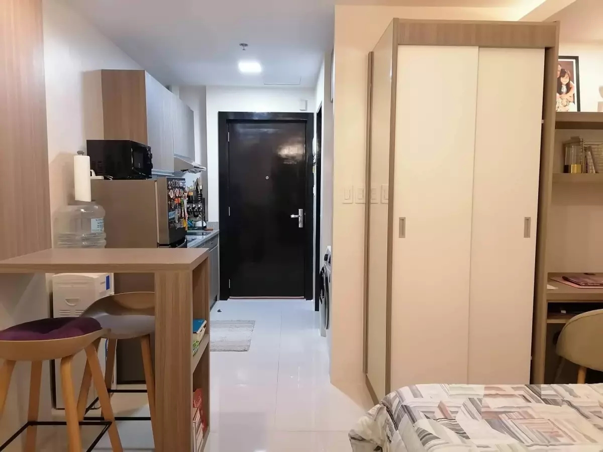 Fully Furnished Studio with Balcony for Rent - photo 4
