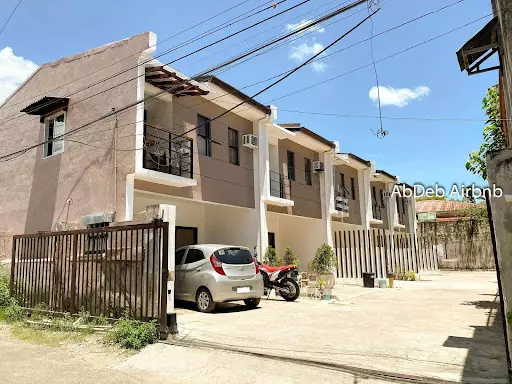 Cozy Apartment in Lahug — House and Lot in North Escario Street, Cebu City, Cebu — Photo 2
