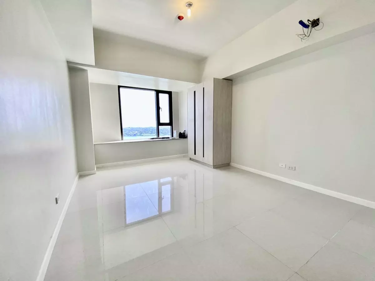 MANDANI BAY SEAVIEW STUDIO UNIT FOR SALE - photo 6