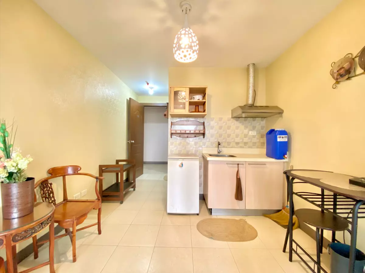FOR LEASE FURNISHED 1BR UNIT at Ridgewood Towers  - photo 3