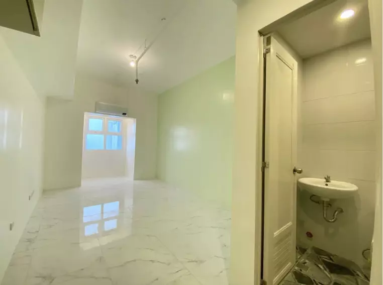 BRAND NEW STUDIO UNIT FOR RENT & SALE at Victoria De Manila — Studio in Malate, Manila, Barangay 1 — Photo 4