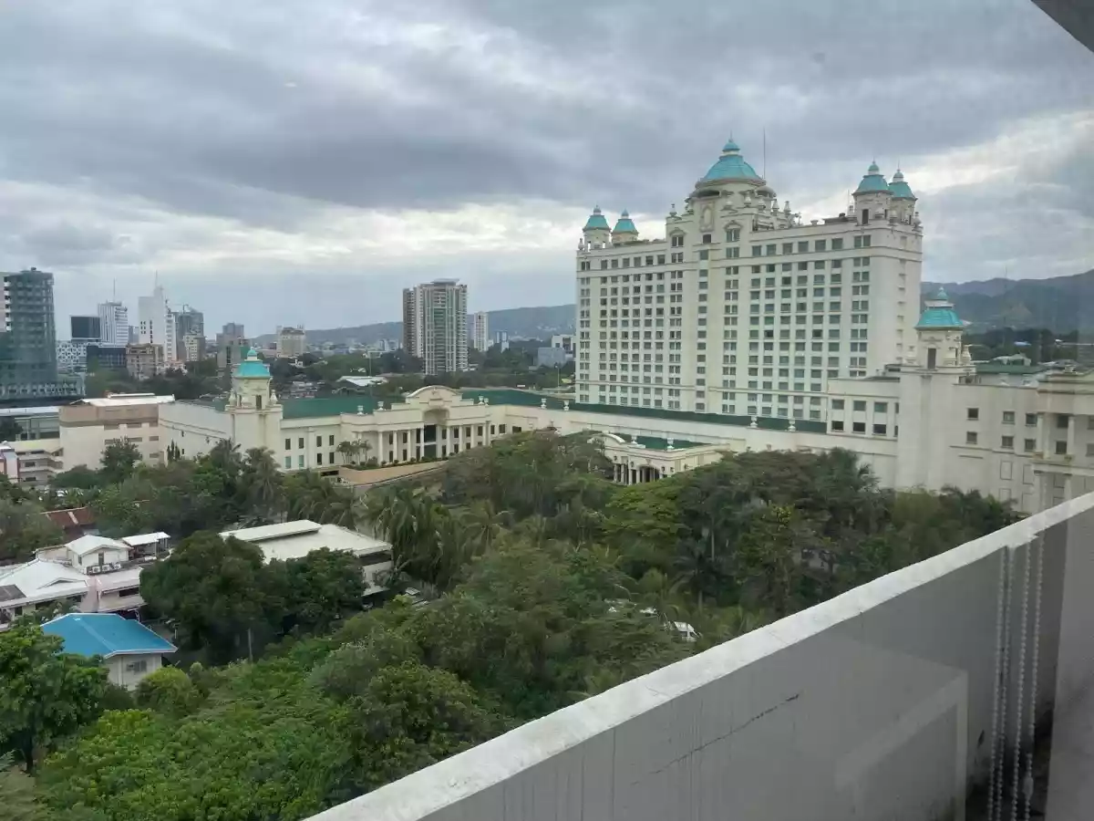 OFFICE CONDO FOR RENT AVENIR