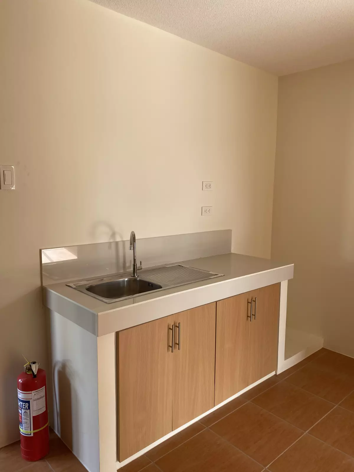 2-Bedroom Unfurnished for RENT — 2 Bedrooms in Pres. Magsaysay Street, Cebu City, Philippines — Photo 4
