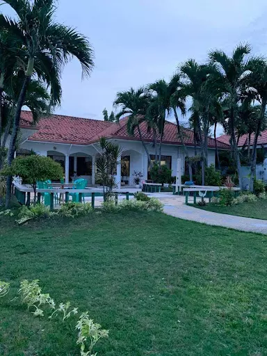 BEACH HOUSE FOR SALE — Beach House / Resort in Carmen, Cebu, Philippines — Photo 2