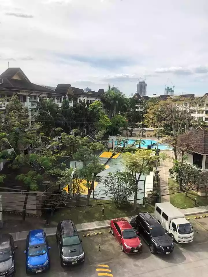 RUSH SALE CLEAN TITLED FULLY FURNISHED 2 BEDROOM CONDO UNIT IN PASIG CITY - photo 6