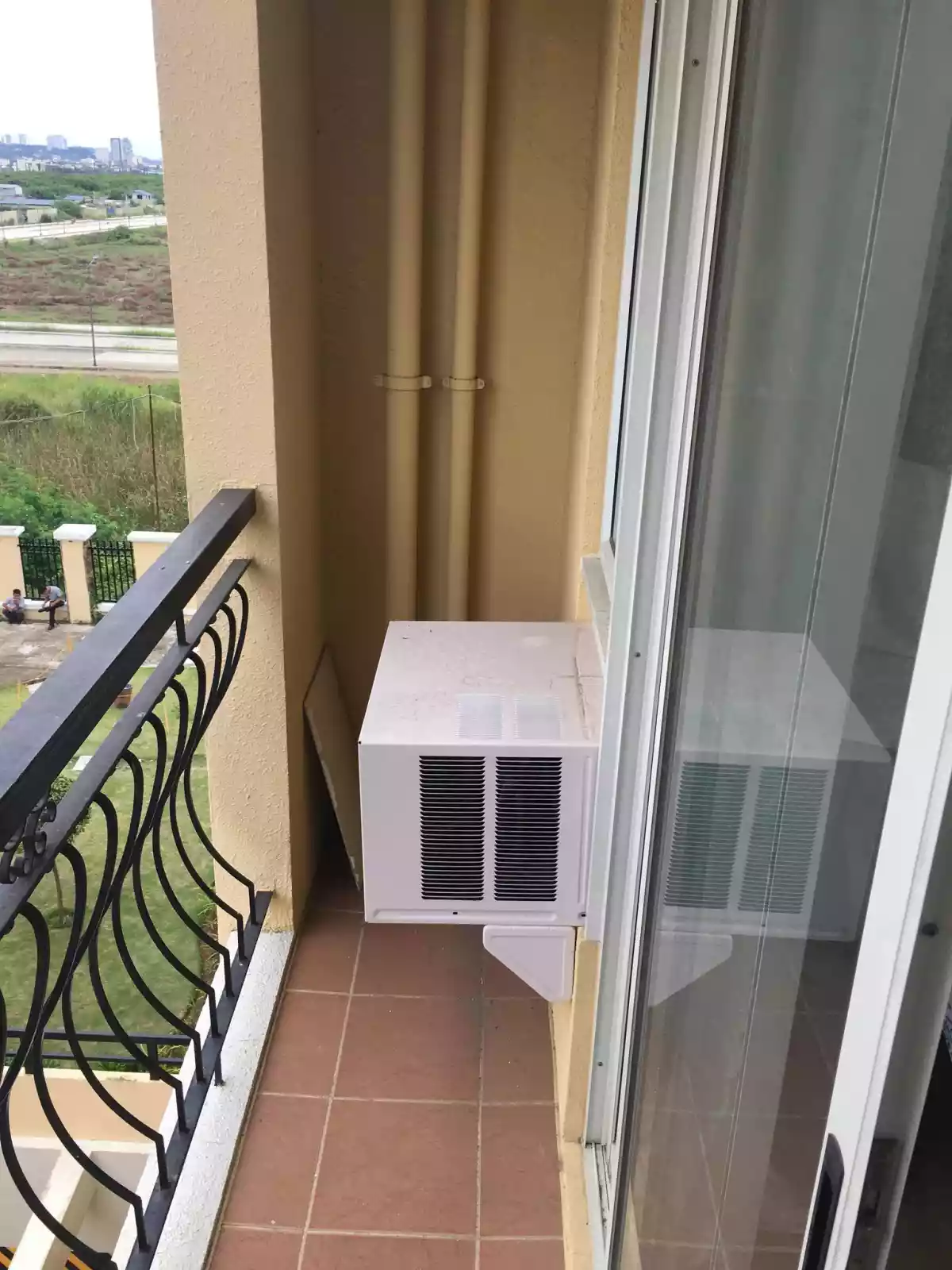 Fully-Furnished San Remo Studio Unit - photo 7