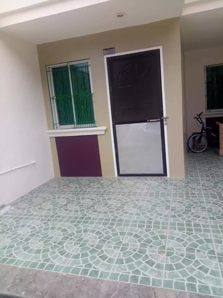 3-Bedroom Townhouse for Sale in Lapu-Lapu City, Cebu — Townhouse in Lapu-Lapu City, Cebu, Philippines — Photo 2