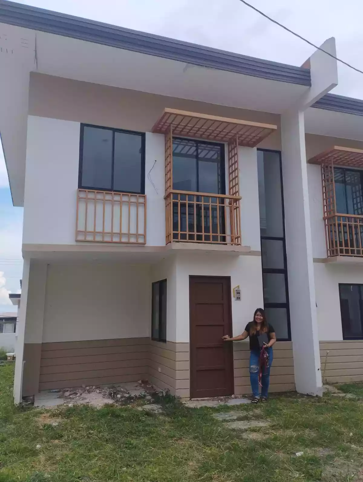 Open photo 11 of 11 — TOWNHOUSE IN CASA MIRA SOUTH NAGA FOR RENT !!!