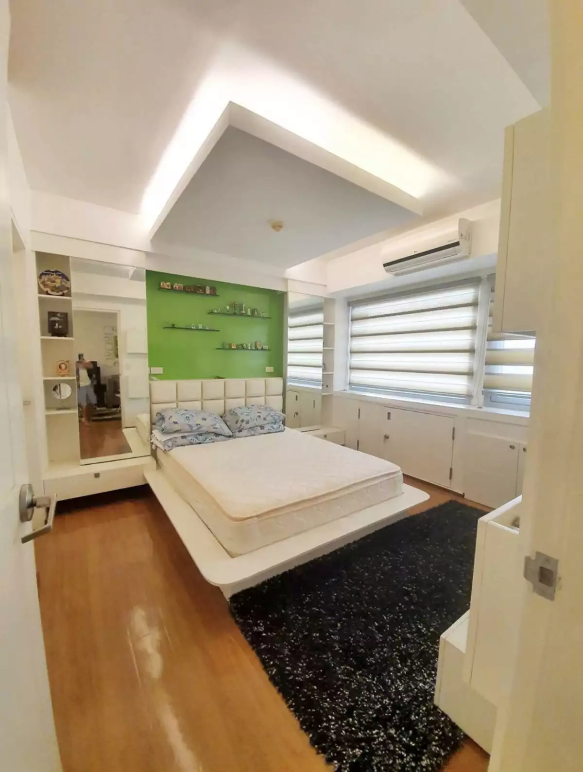 For Sale 2br with Parking — 2 Bedrooms in Cebu City (accross Cebu Business Park), Luz, Cebu City — Photo 4