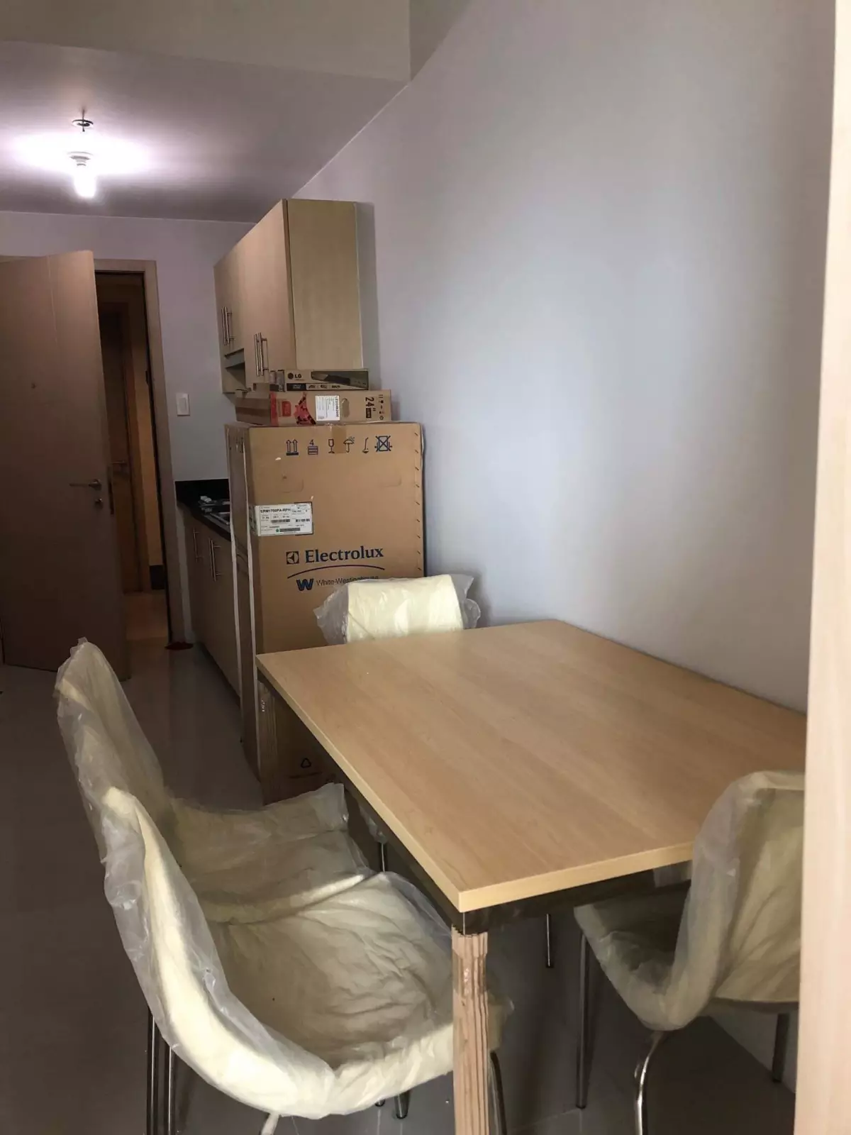 1-Bedroom Condo Unit for Sale! (Below Market Value) — 1 Bedroom in Grass Residence Exit, Bago Bantay, Quezon City — Photo 7