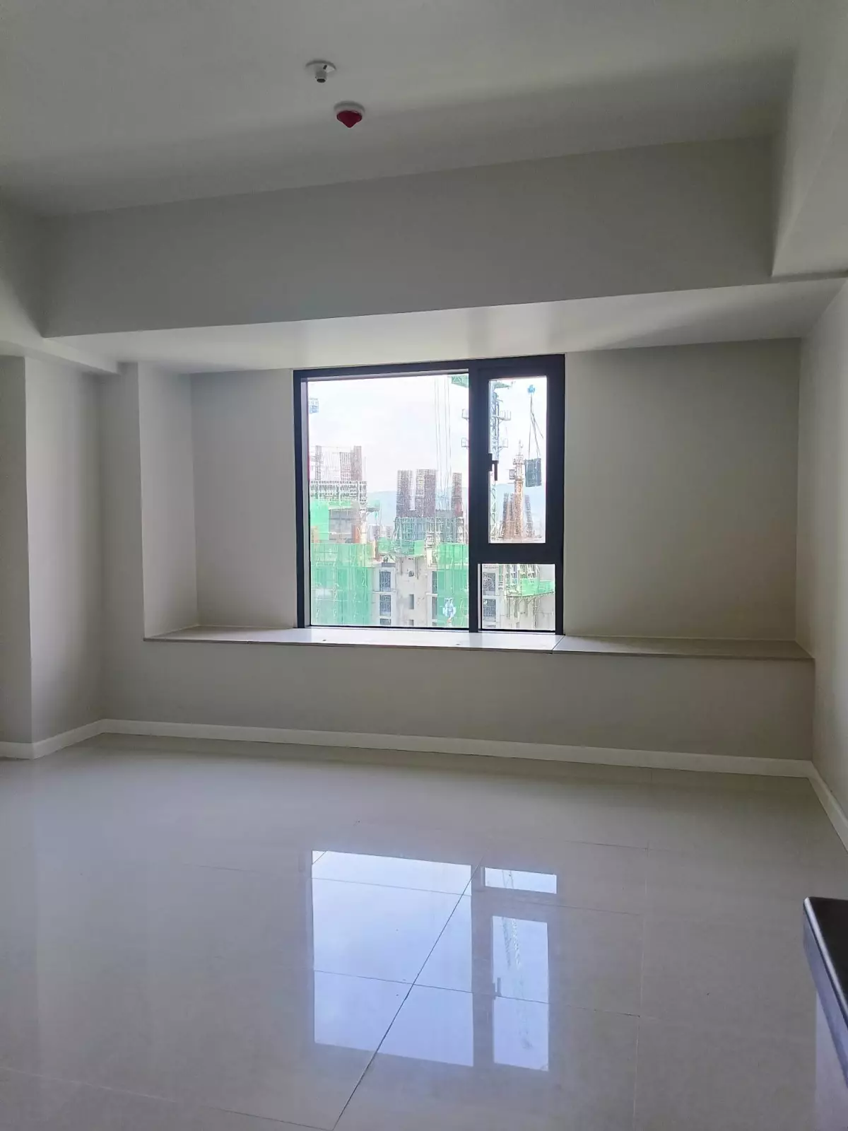 Studio Condo Unit RFO in Mandani Bay, Mandaue City - photo 3