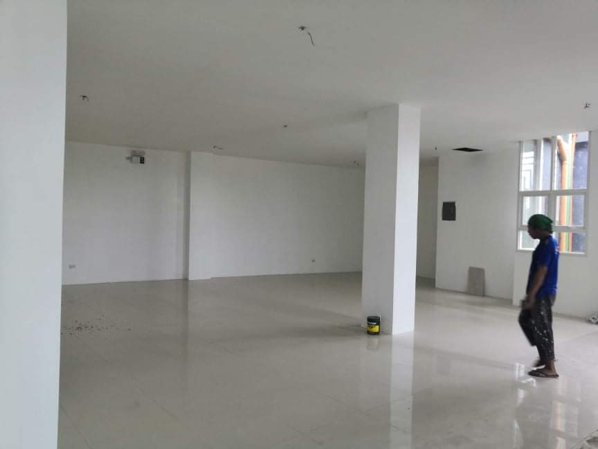 Commercial Building — Building in Highway, Lipata, Minglanilla — Photo 2