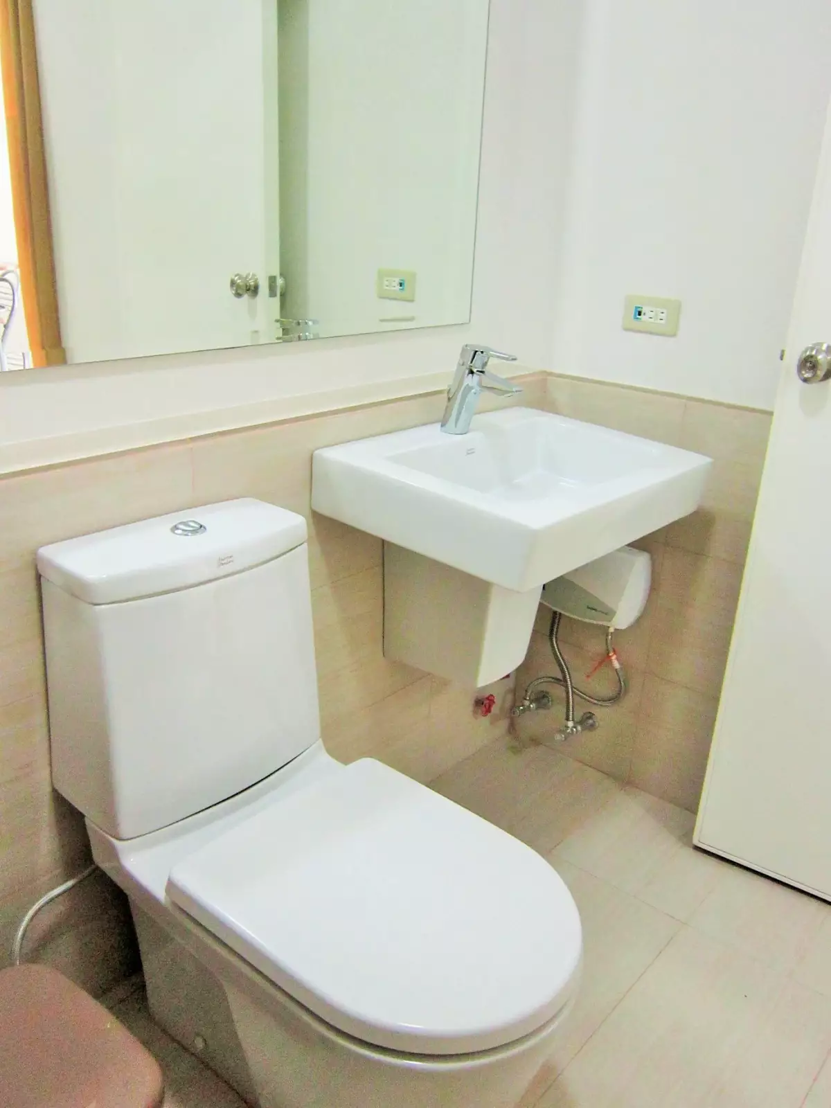 Open photo 48 of 75 — Fully Furnished Special size Studio facing swimming pool @ Calyx IT Park, Lahug