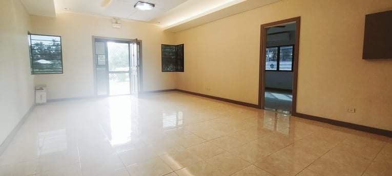 Executive HOUSE AND LOT FOR SALE - photo 5