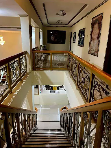 A Huge High Ceiling House with 9 bedrooms with toilet and bath each - photo 4