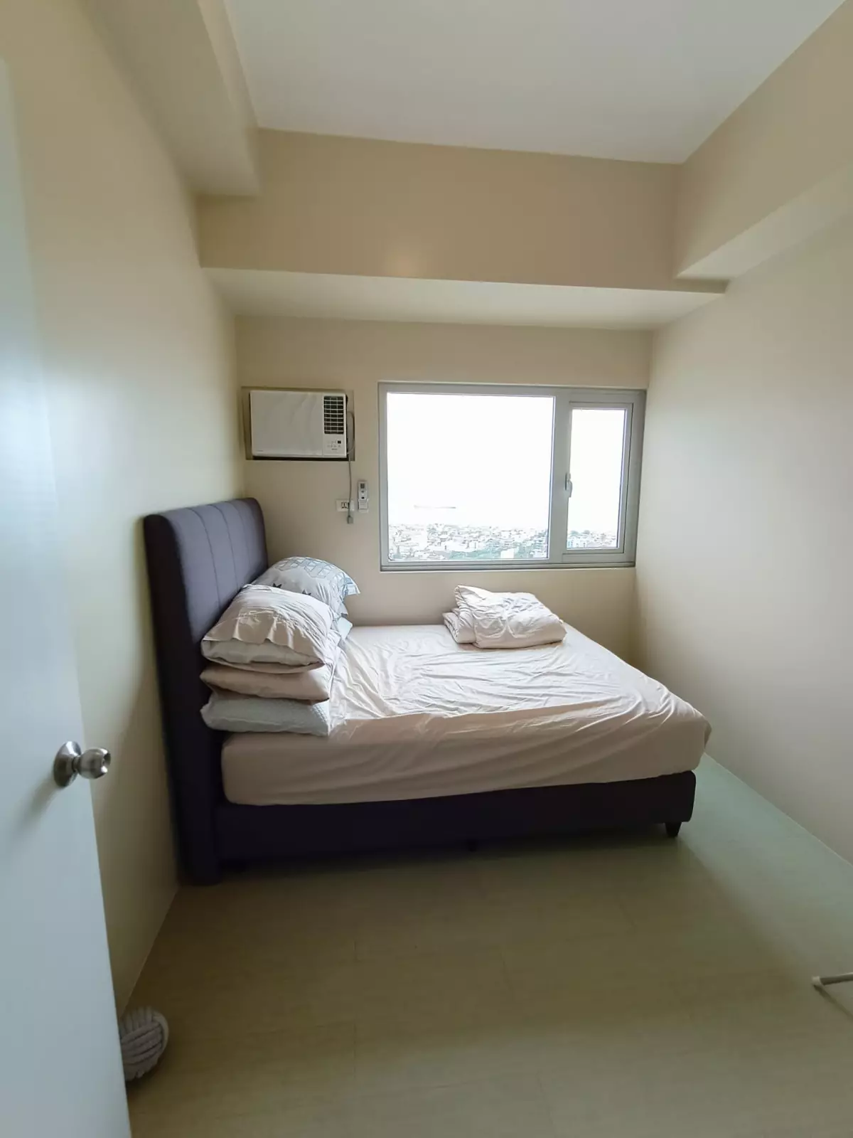 Open photo 11 of 15 — FOR SALE 2-BEDROOM UNIT AT THE CENTER OF DAVAO CITY