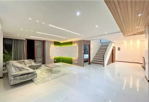 MULTI LEVEL HOUSE WITH SWIMMING POOL FOR SALE  - photo 4