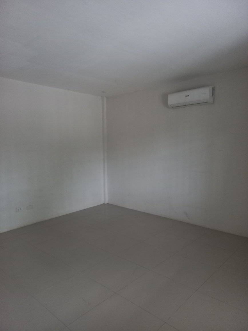 STAFF HOUSE / APARTMENT BUILDING — Apartment in Bankal-Mahayahay-Soong Road, Lapu-Lapu City, Cebu — Photo 4