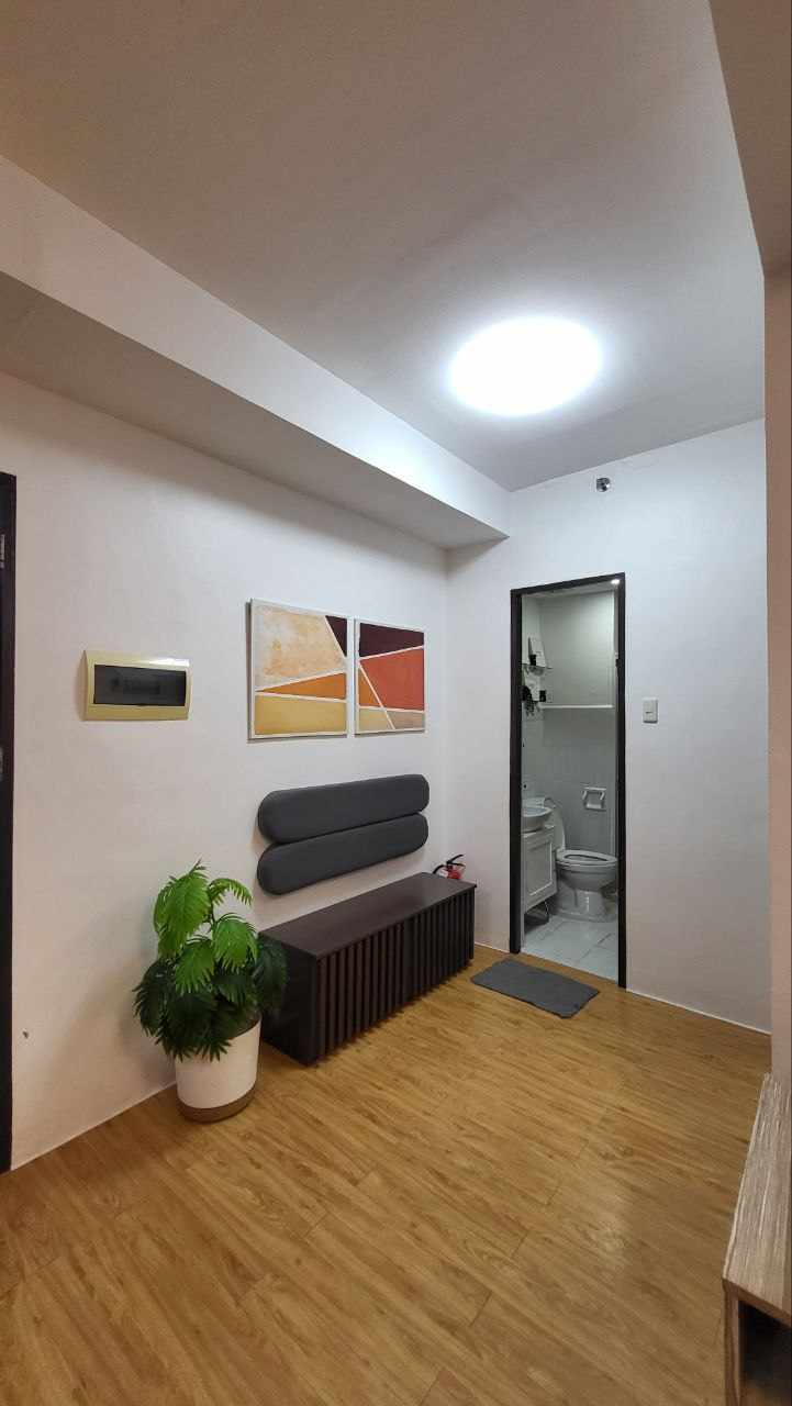TOP FLOOR FULLY FURNISHED 1-BEDROOM CONDO IN DOWNTOWN CDO — 1 Bedroom in Barangay 23 (Pob.), Cagayan de Oro City, Misamis Oriental — Photo 5