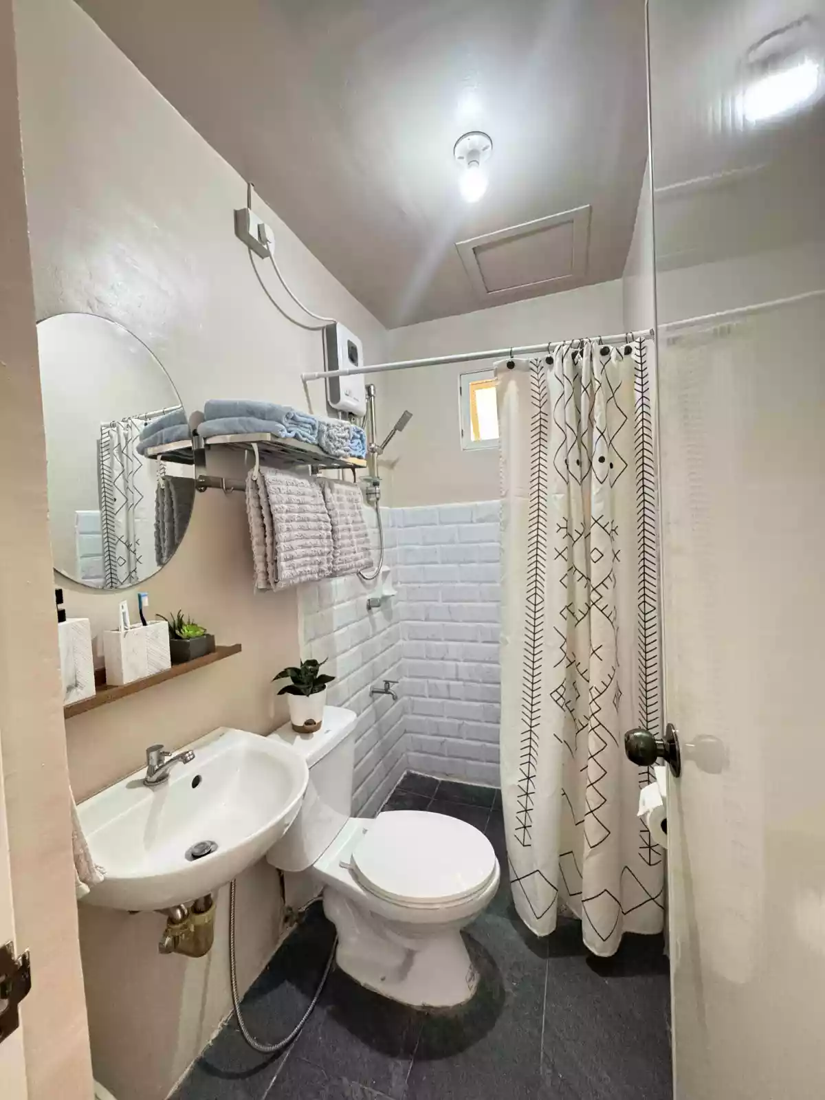 Open photo 15 of 21 — House and Lot