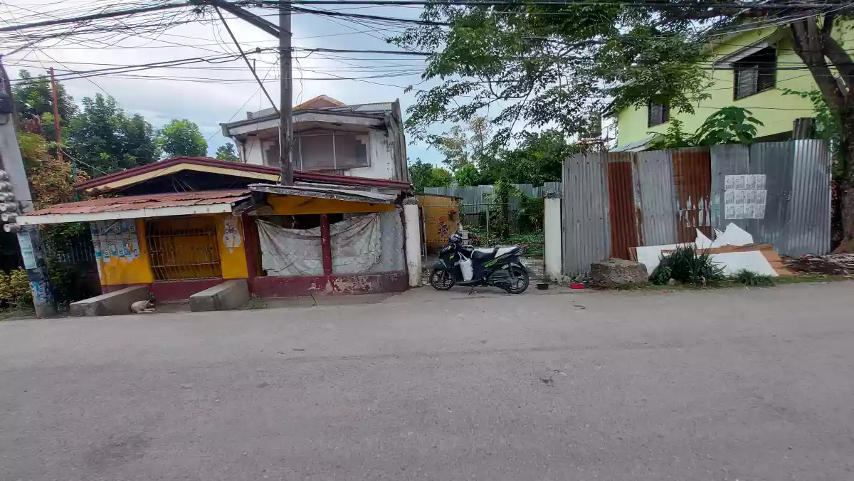 FOR LEASE LOT WITH OLD HOUSE - photo 7