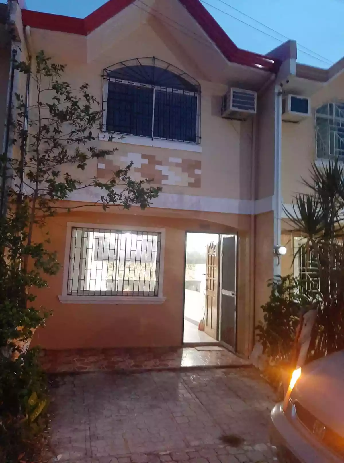 FOR RENT SEMI-FURNISHED TOWNHOUSE UNIT IN MACTAN CEBU CITY  - photo 5