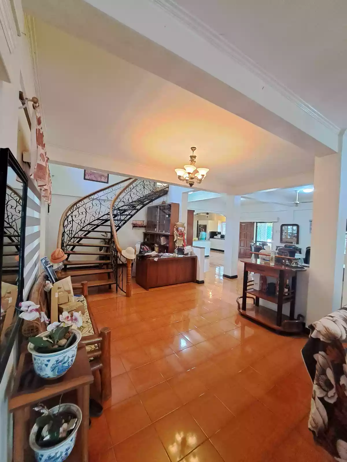 HOUSE AND LOT FOR SALE IN PILI, CAM. SUR