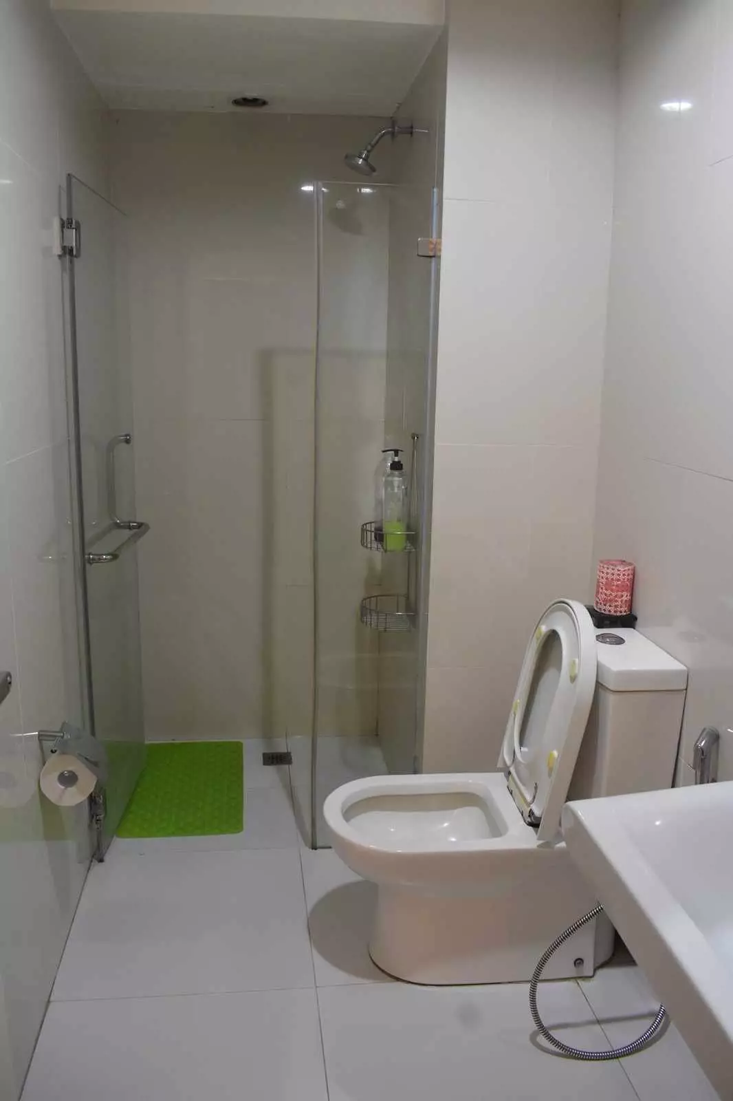Grand Cenia — 2 Bedrooms in Cebu City (accross Cebu Business Park), Luz, Cebu City — Photo 2