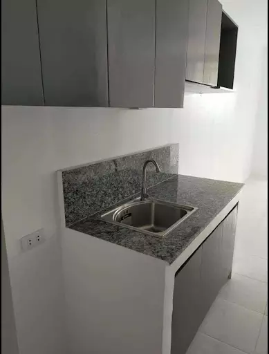 FOR SALE! STUDIO UNIT IN TOMAS MORATO — Studio in Quezon City, Metro Manila, Philippines — Photo 5