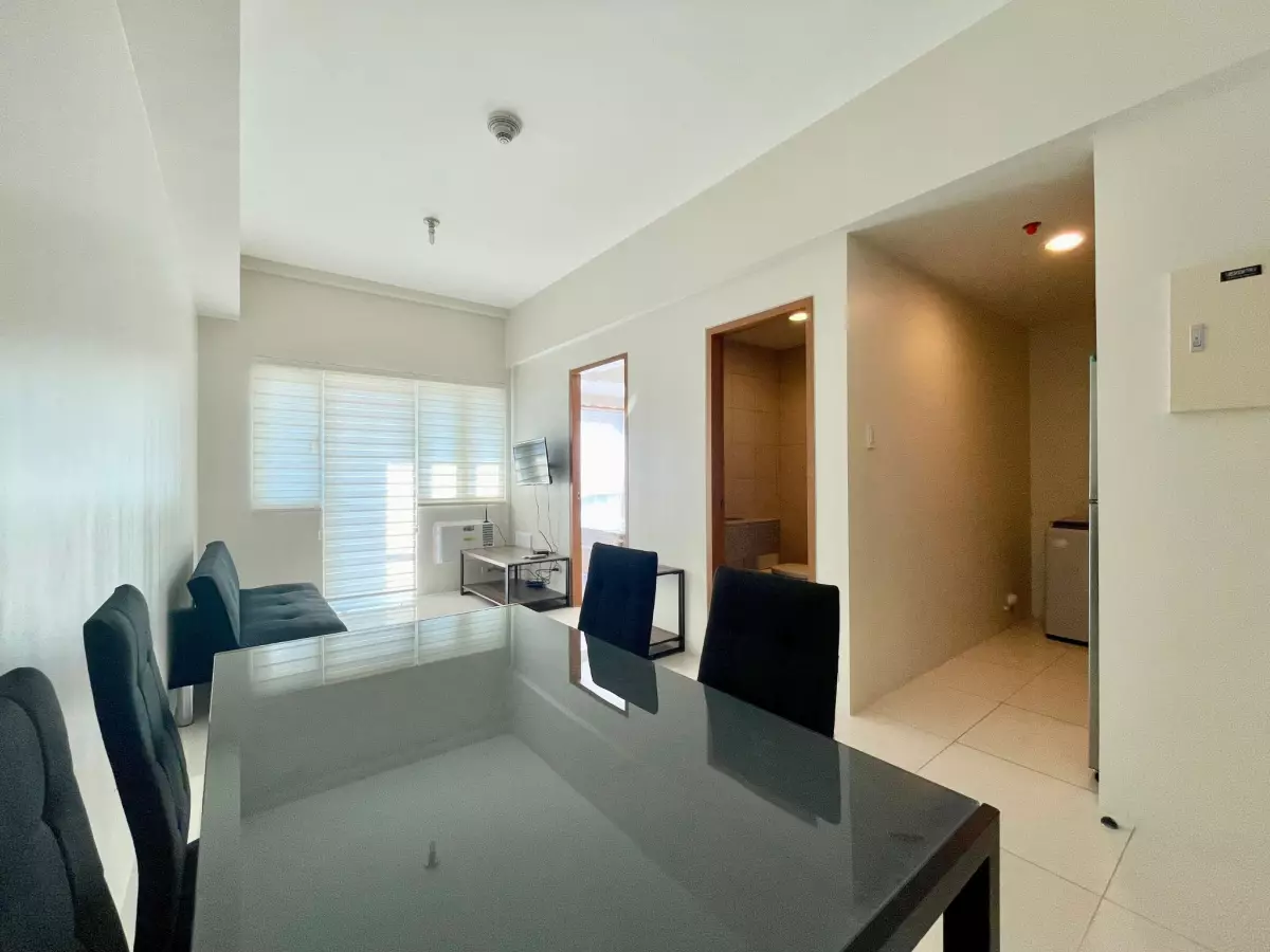 BRAND NEW 1BR UNIT WITH BALCONY FOR RENT at MADISON PARK WEST BGC   - photo 3