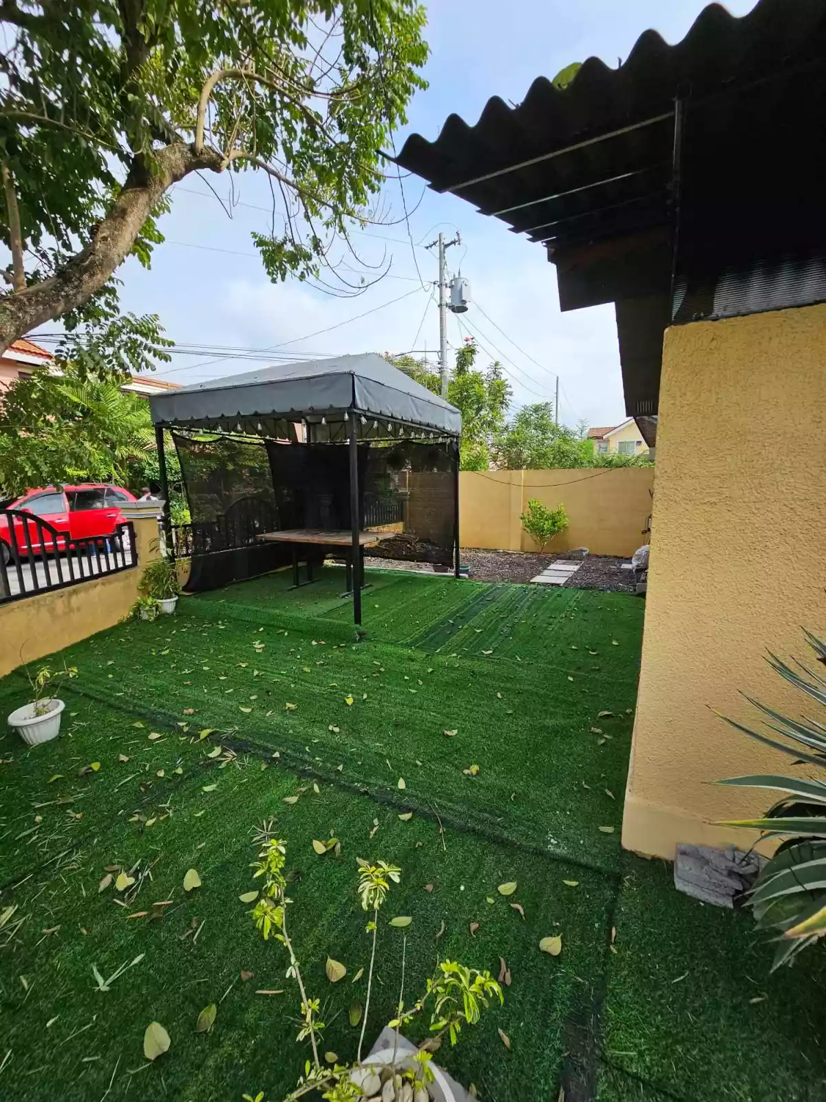 Corner Camella house and lot for rent - photo 2