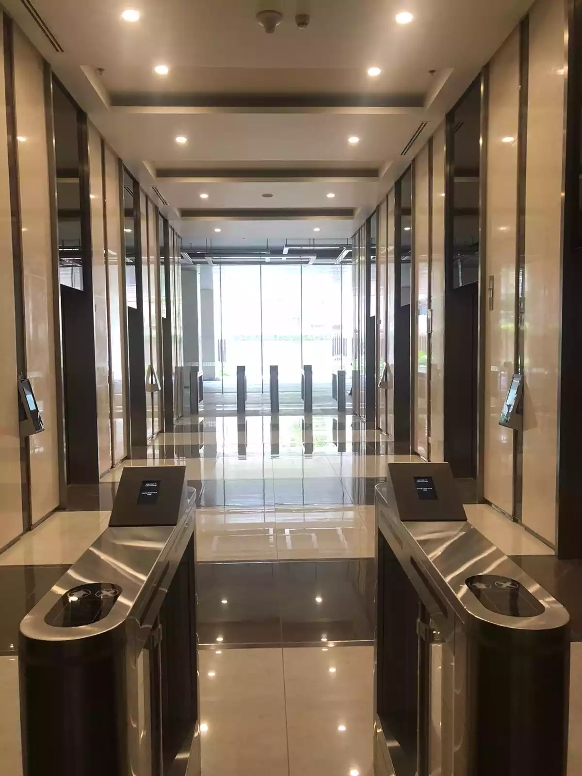 95sqm Commercial/Office Space Unit For Sale | Cebu Exchange Tower | Located at the Gateway of Cebu IT Park | With Parking - photo 2