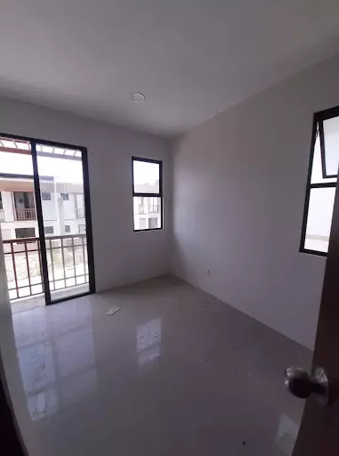 Casamira Naga: End Unit Townhouse B for Assume — Townhouse in City of Naga, Cebu, Philippines — Photo 5