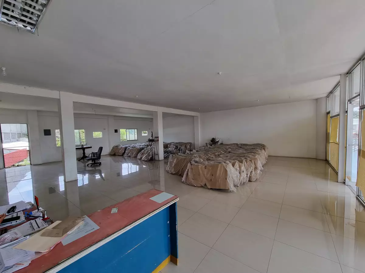 135sqm Office Space for Rent - photo 2