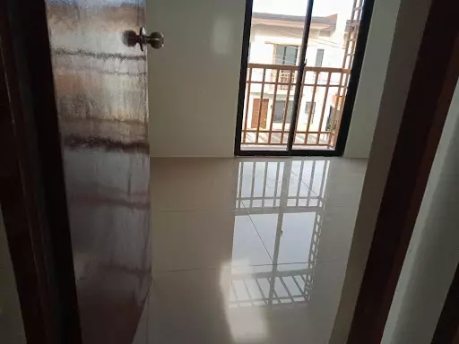 FOR RENT: TOWNHOUSE UNIT AT CASAMIRA SOUTH — Townhouse in City of Naga, Cebu, Philippines — Photo 5