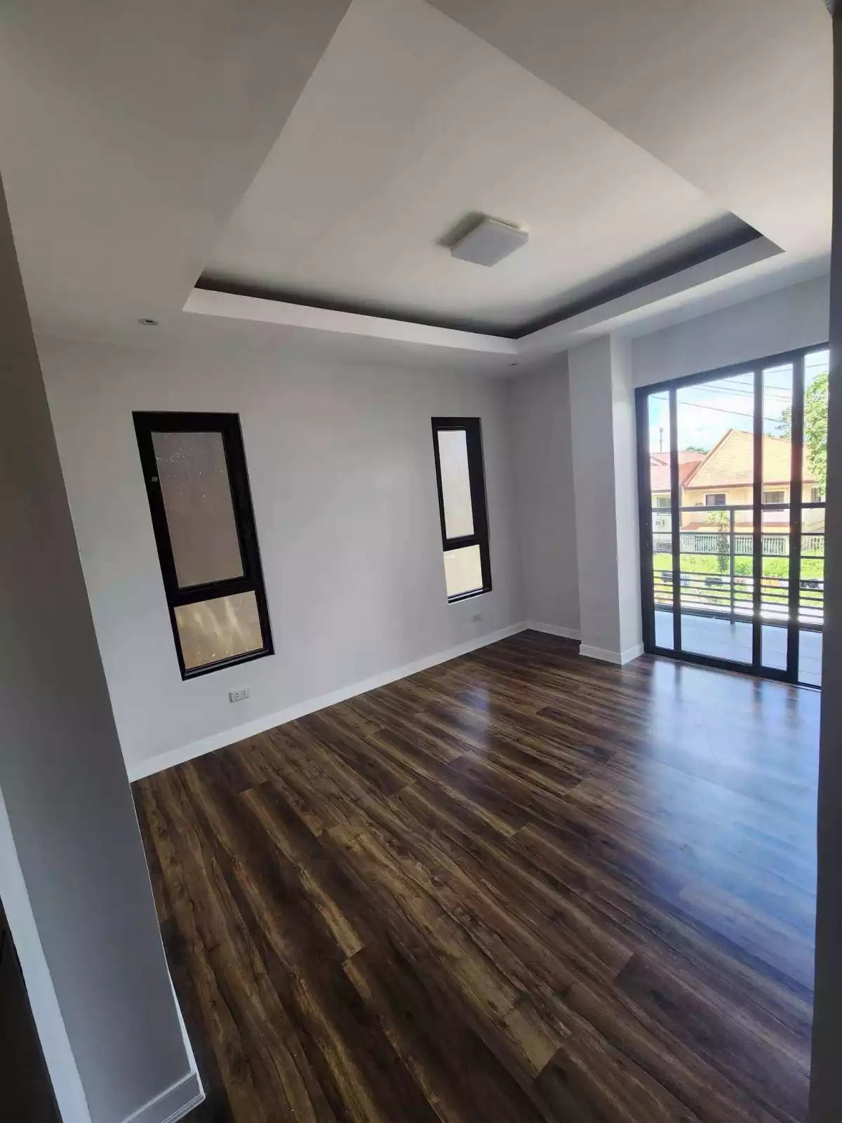 5 BEDROOM HOUSE AND LOT IN METROPOLIS TALAMBAN — House and Lot in Phase 2 Primerose Street, Cebu City, Cebu — Photo 6