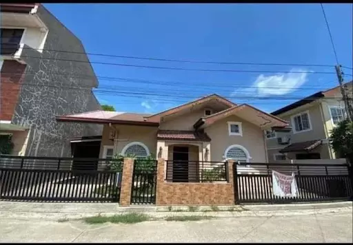 FOR SALE SPACIOUS BUNGALOW IN COLLINWOOD, MACTAN, CEBU — House and Lot in Lapu-Lapu City, Cebu, Philippines — Photo 3