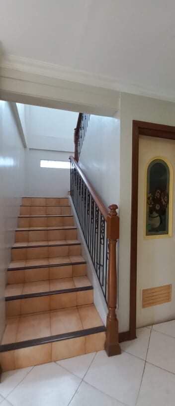 Fully Furnished 2 storey house Gated and  3 car garage  in Banilad Mandaue - photo 5