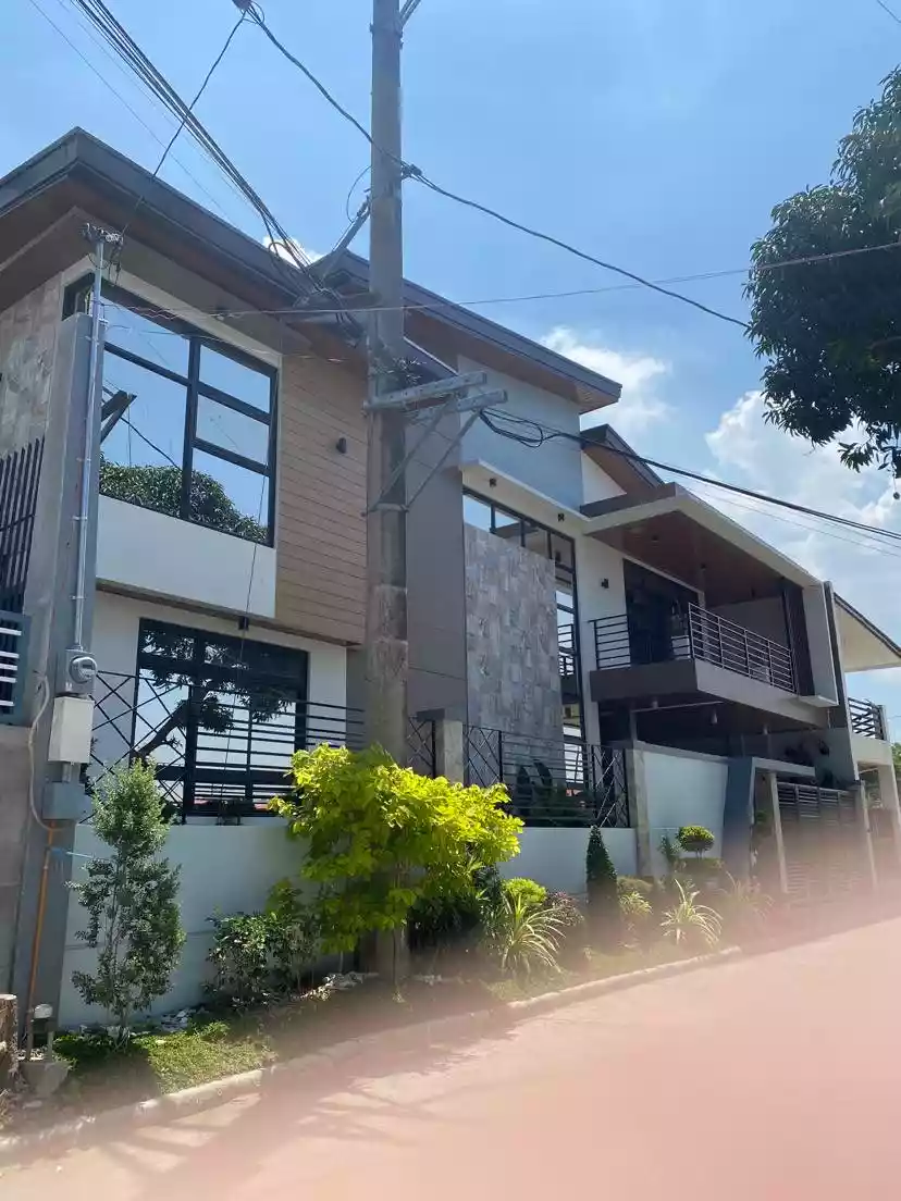 DETAILED ELEGANT HOUSE AND LOT - EARTHQUAKE PROOF - photo 4