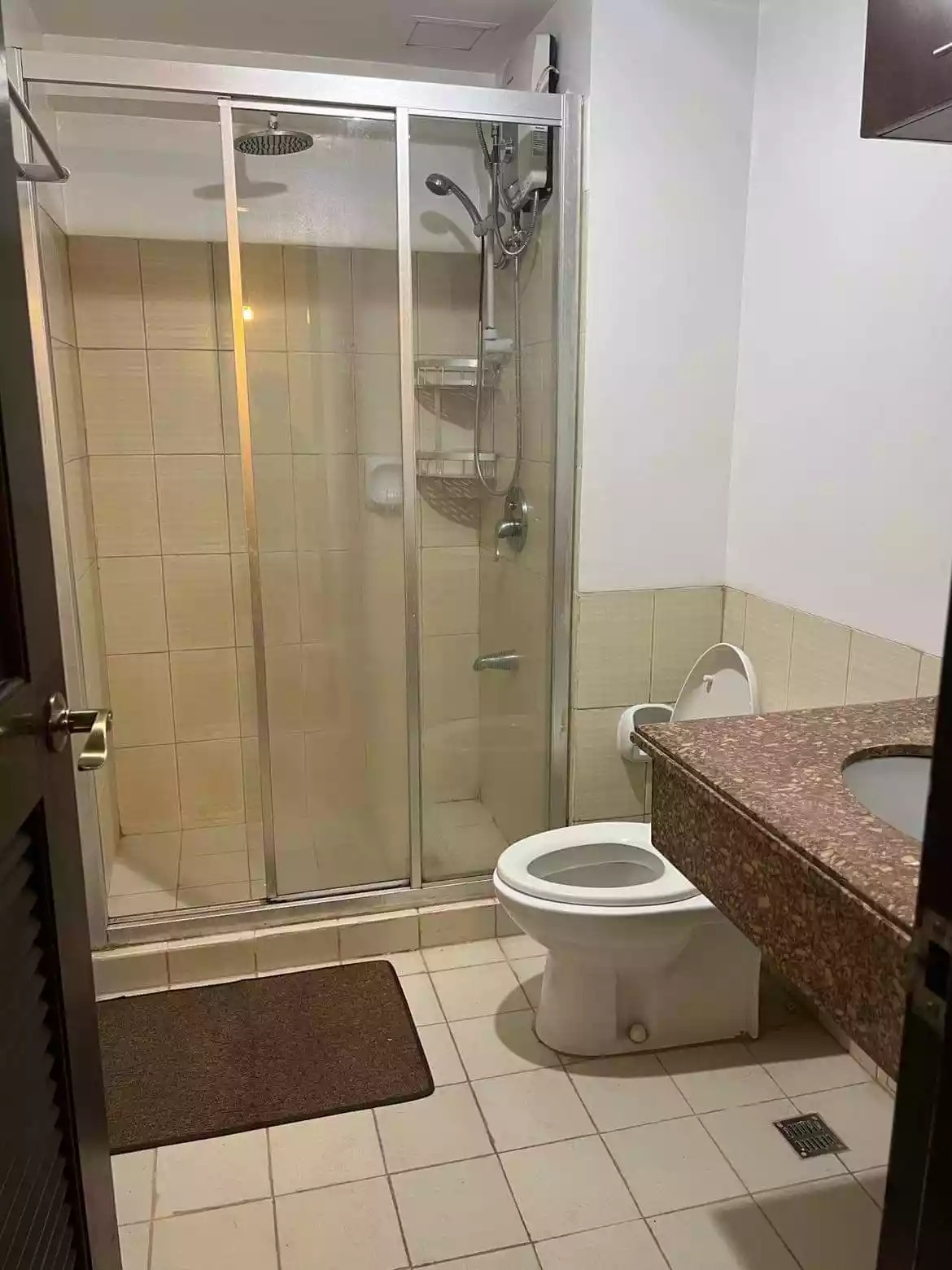 2 Bedrooms with Balcony facing Amenities Royal Palm Residences - photo 2