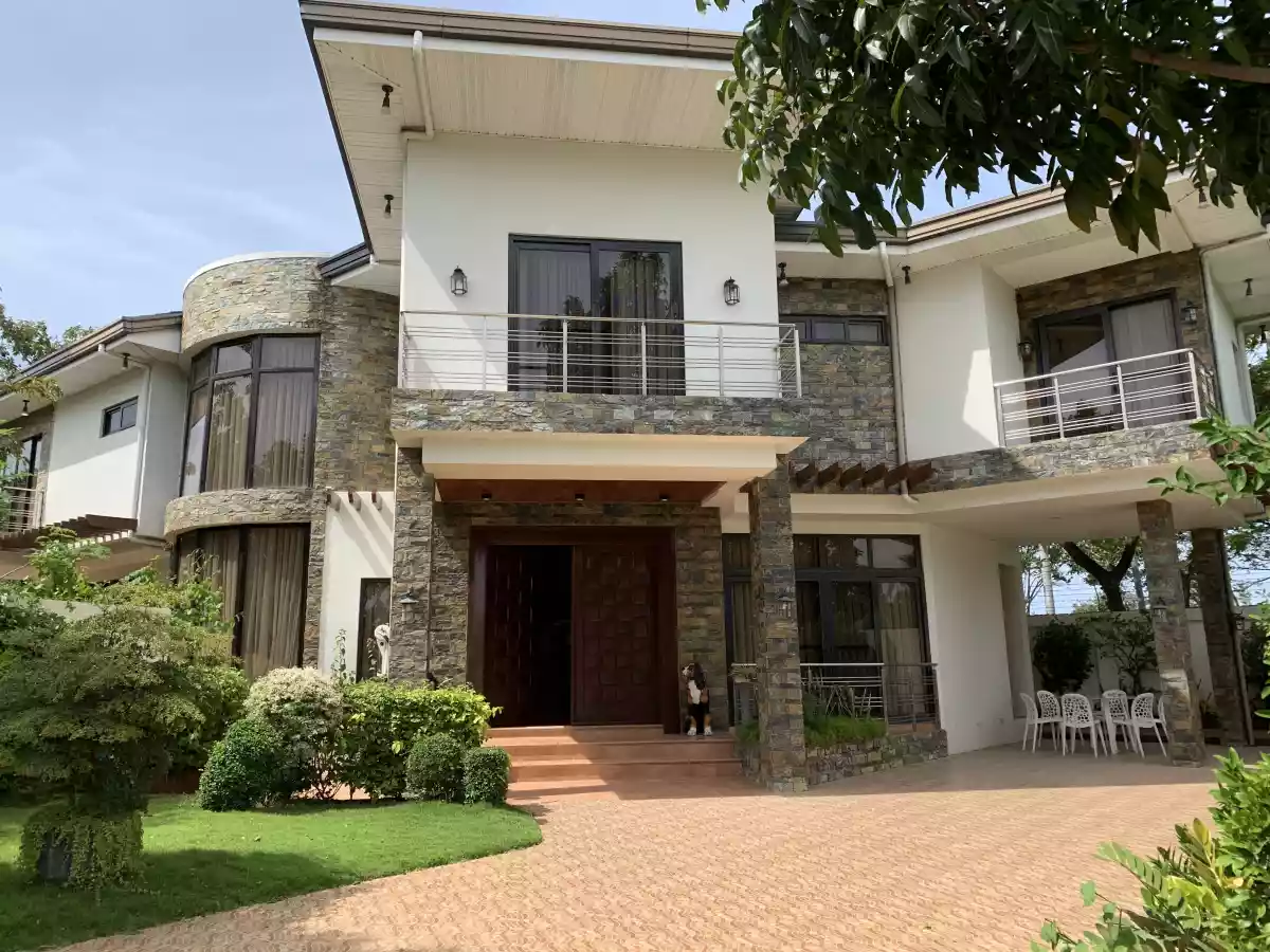 A modern and spacious House and Lot in Amara Liloan , with own swimming pool 