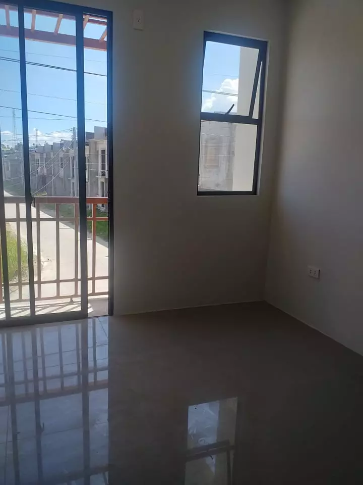 For Assume Casa Mira South Townhouse B — Townhouse in City of Naga, Cebu, Philippines — Photo 6