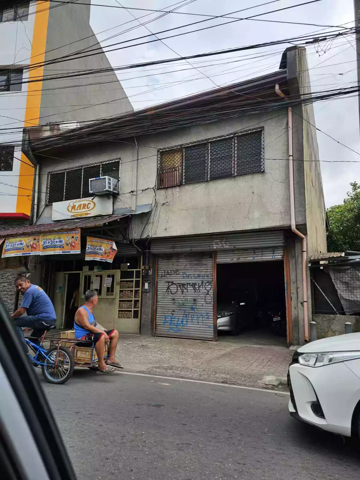 COMMERCIAL BUILDING WITH LOT AREA 165SQM FLOOR AREA 300SQM IN CALLE TRES ABRIL  TABUAN CEBU CITY — Building in Cebu City, Cebu, Philippines — Photo 2